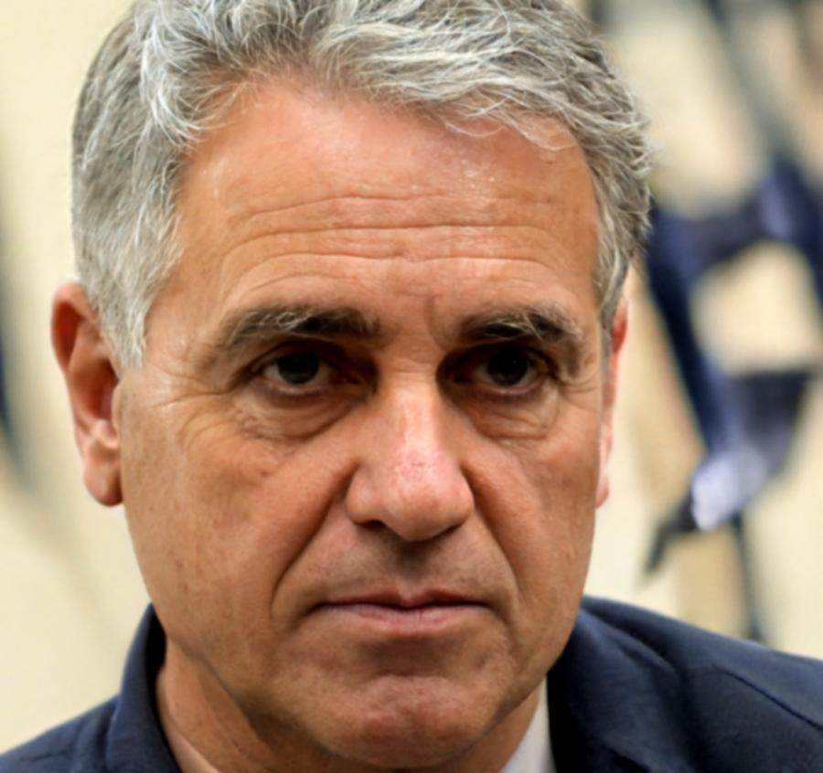 Carlos Mendoza, Director de Programa